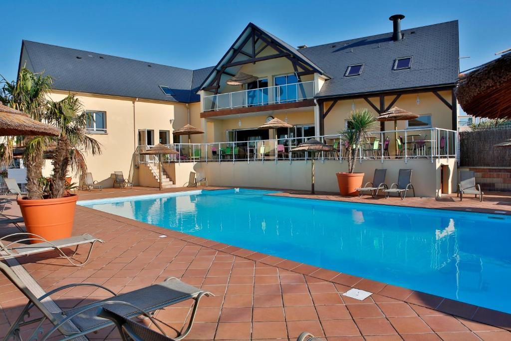 Camping Saint Michel Courtils Exterior foto